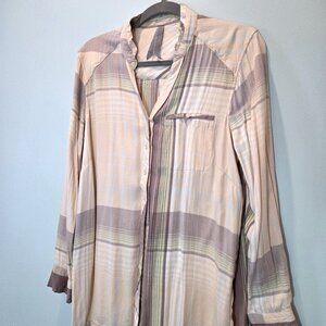 Seven7 Plaid Button Down Shirt Size M